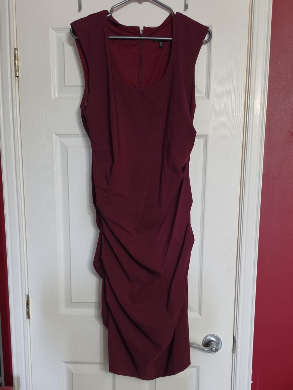 le chateau Sleeveless Ruched Midi Dress in Burgundy